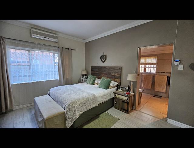 4 BEDROOM HOUSE FOR SALE IN FAIRVIEW